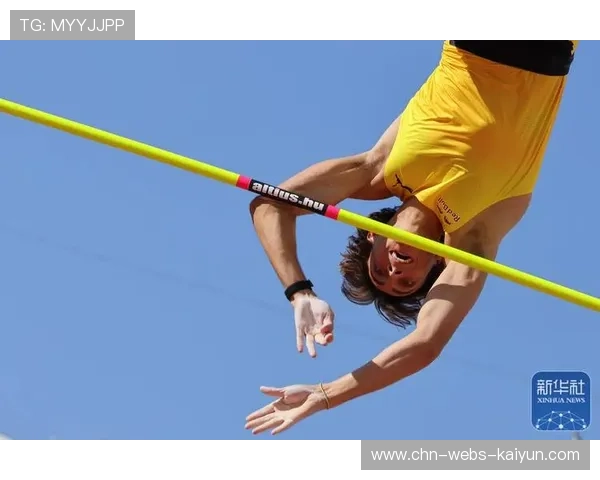 杜普莱西斯浑身染血徒劳挣扎 冠军尊严在压制中展现